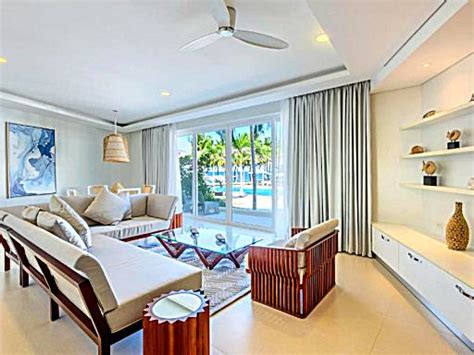 12 Hotel Rooms with Jacuzzi in Boracay. Complete Guide 2024.